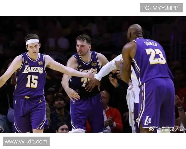 里夫斯创历史背靠背两日狂砍92分成非选秀球员最高得分者